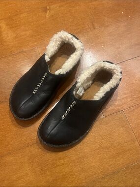 UGG Black Leather Shearling-Lined Clog with Cream Interior. EUC!!!